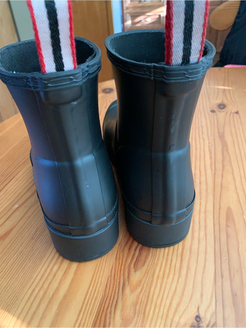 Hunter Black Short Rain Boots with Red Logo Trim - Picture 4 of 16
